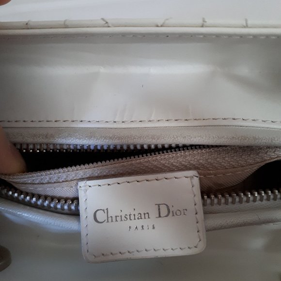 AUTHENTIC CHRISTIAN DIOR Lady Dior Bag - Medium - Picture 11 of 15